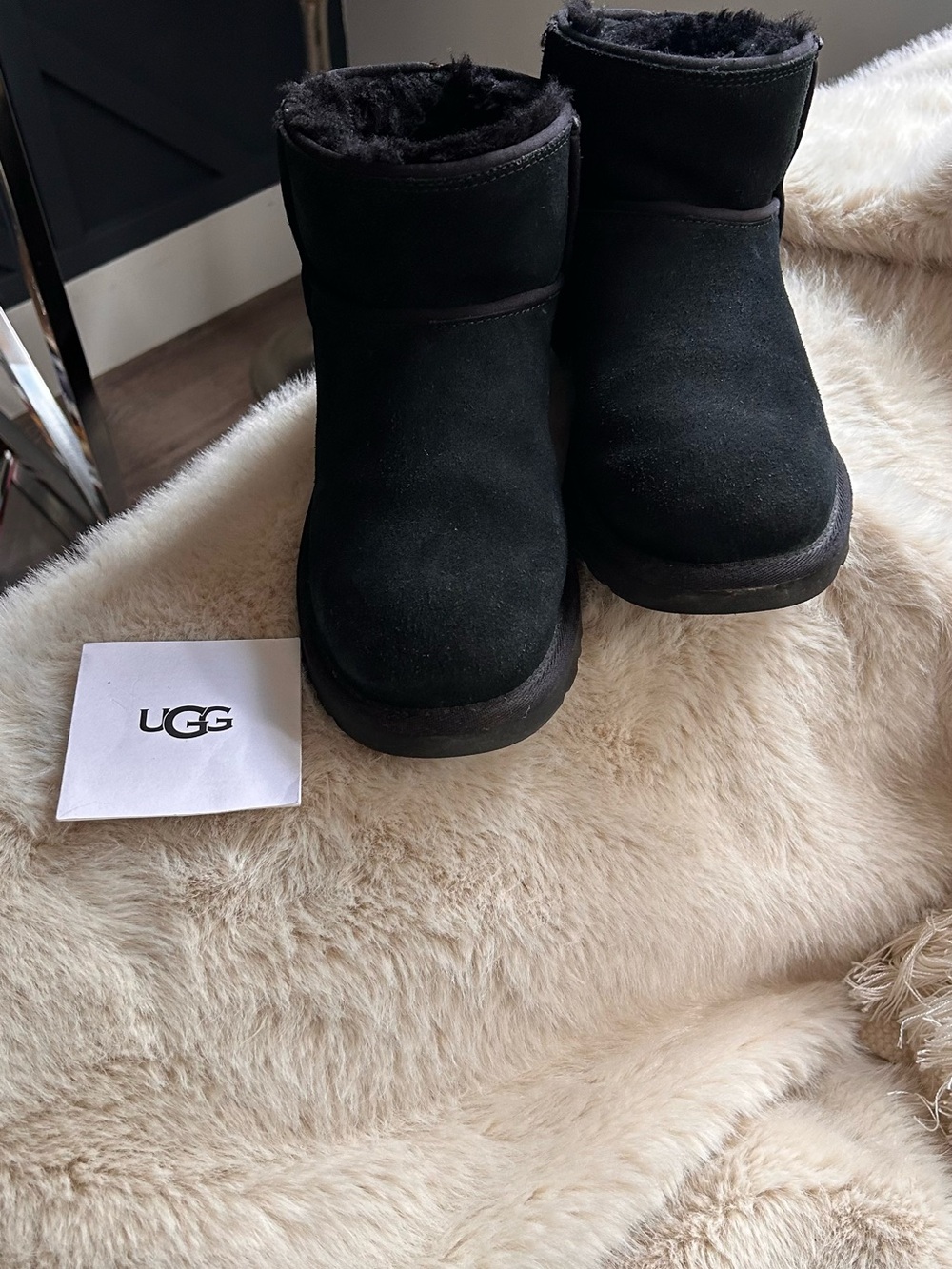 UGG Cozy Shearling Boots - Black